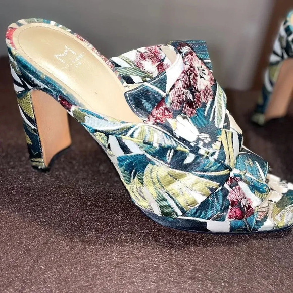 Marc Fisher Shoes - WOMEN'S MARC FISHER "HOGAN" GREEN & PINK FLORAL PRINT SLIDE SQUARE TOE HEELS 7